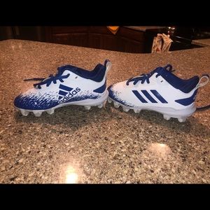 Baseball cleats